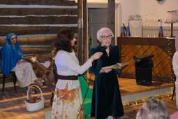 dscf9287.jpg-Jasełka z niespodziankami na Helclów.