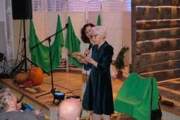 dscf9293.jpg-Jasełka z niespodziankami na Helclów.