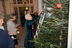 dscf9295.jpg-Jasełka z niespodziankami na Helclów.