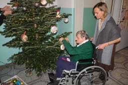 dscf9311.jpg-Jasełka z niespodziankami na Helclów.