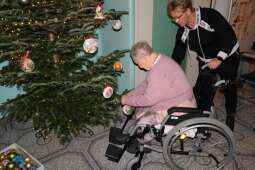 dscf9312.jpg-Jasełka z niespodziankami na Helclów.