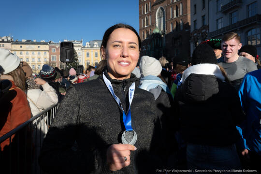 20 Jubileuszowy Bieg Sylwestrowy, 2024, zdjęcia, uczestnicy, biegacze, stroje, Mazur, Kraków