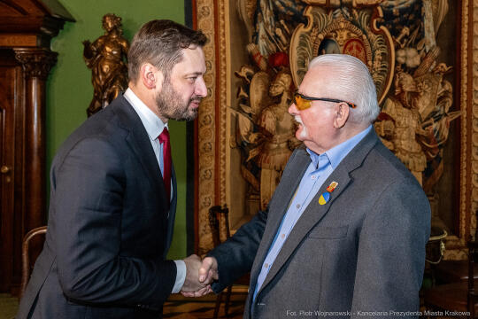 pw_406_001_fot. piotr wojnarowski.jpg-Miszalski, Wałęsa, spotkanie, zdjęcia, portret, UJ