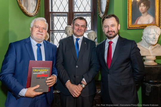 pw_406_012_fot. piotr wojnarowski.jpg-Miszalski, Wałęsa, spotkanie, zdjęcia, portret, UJ