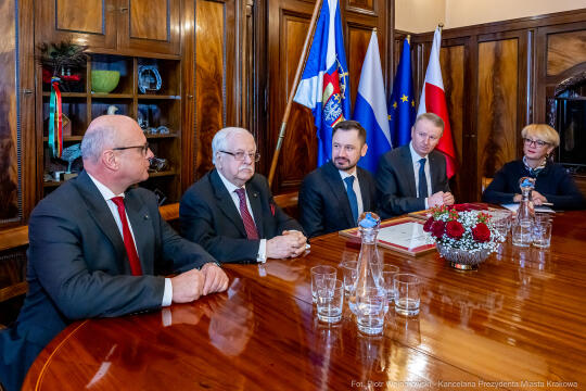 umk_6364.jpg-mistrz, zakon maltański, Miszalski, spotkanie, zdjęcia