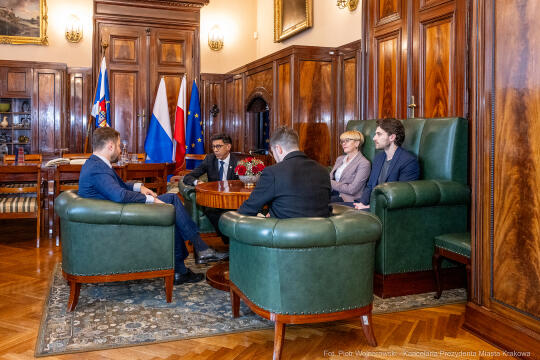 pw_417_09_fot. piotr wojnarowski.jpg-Miszalski, spotkanie, Younous Omarjee, zdjęcia