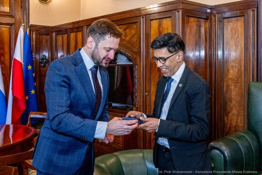 pw_417_12_fot. piotr wojnarowski.jpg-Miszalski, spotkanie, Younous Omarjee, zdjęcia