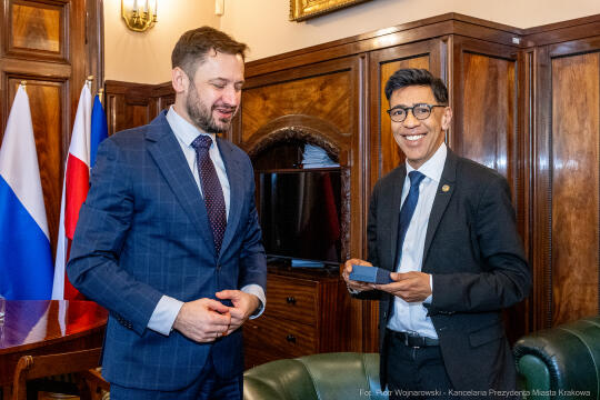 pw_417_13_fot. piotr wojnarowski.jpg-Miszalski, spotkanie, Younous Omarjee, zdjęcia