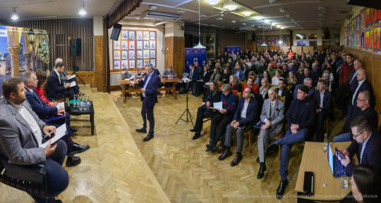 bs-250218-bsk_3213-pano.jpg-Ławeczka Dialogu, Miszalski
