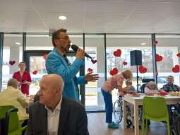 20250219_101423.jpg-Walentynkowa zabawa karnawałowa w DPS przy ul. Praskiej 27.