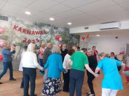 20250219_104102.jpg-Walentynkowa zabawa karnawałowa w DPS przy ul. Praskiej 27.