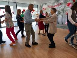 20250219_111233.jpg-Walentynkowa zabawa karnawałowa w DPS przy ul. Praskiej 27.