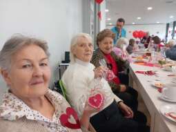 20250219_113339.jpg-Walentynkowa zabawa karnawałowa w DPS przy ul. Praskiej 27.