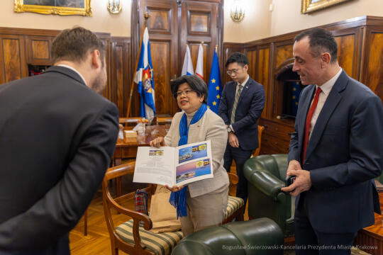 bs-250227-bsk_8581-poprawione-szum.jpg-Ambasador Tajlandii, Miszalski