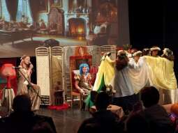 1740758619396.jpg-Wielki finał 4 edycji Krakowskiego Teatru Międzydomowego.