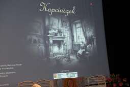 dscf9408.jpg-Wielki finał 4 edycji Krakowskiego Teatru Międzydomowego.