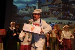 dscf9457.jpg-Wielki finał 4 edycji Krakowskiego Teatru Międzydomowego.