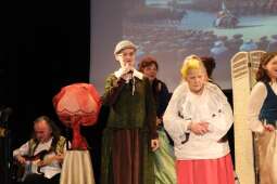 dscf9464.jpg-Wielki finał 4 edycji Krakowskiego Teatru Międzydomowego.