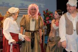 dscf9466.jpg-Wielki finał 4 edycji Krakowskiego Teatru Międzydomowego.