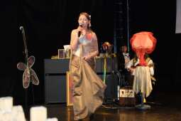 dscf9497.jpg-Wielki finał 4 edycji Krakowskiego Teatru Międzydomowego.