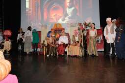 dscf9649.jpg-Wielki finał 4 edycji Krakowskiego Teatru Międzydomowego.