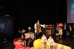 dscf9650.jpg-Wielki finał 4 edycji Krakowskiego Teatru Międzydomowego.