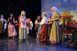 dscf9661.jpg-Wielki finał 4 edycji Krakowskiego Teatru Międzydomowego.