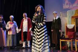 dscf9664.jpg-Wielki finał 4 edycji Krakowskiego Teatru Międzydomowego.