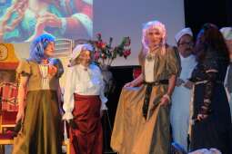 dscf9669.jpg-Wielki finał 4 edycji Krakowskiego Teatru Międzydomowego.