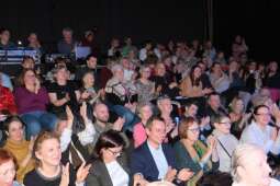 dscf9681.jpg-Wielki finał 4 edycji Krakowskiego Teatru Międzydomowego.