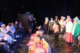 dscf9702.jpg-Wielki finał 4 edycji Krakowskiego Teatru Międzydomowego.