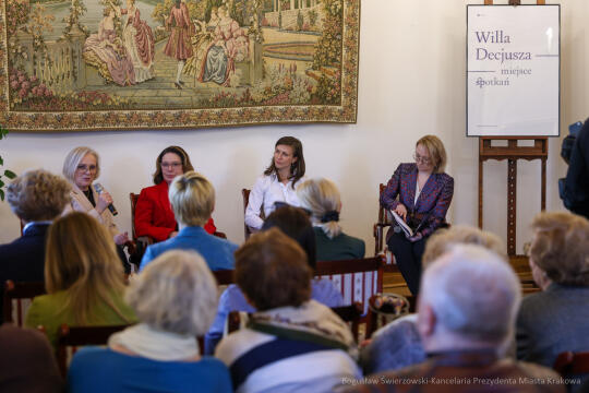 bs-250308-bsk_1026.jpg-Willa Decjusza, Spotkanie, Klaman