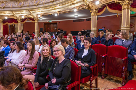 Policja, jubileusz, kobiety, 100 lat, Klaman, Teatr Słowackiego, zdjęcia