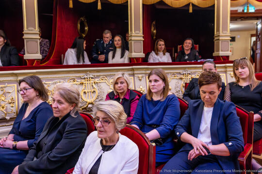 Policja, jubileusz, kobiety, 100 lat, Klaman, Teatr Słowackiego, zdjęcia