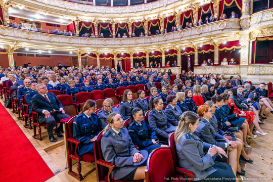 Policja, jubileusz, kobiety, 100 lat, Klaman, Teatr Słowackiego, zdjęcia