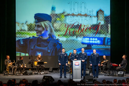 Policja, jubileusz, kobiety, 100 lat, Klaman, Teatr Słowackiego, zdjęcia