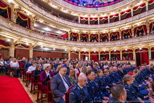 Policja, jubileusz, kobiety, 100 lat, Klaman, Teatr Słowackiego, zdjęcia