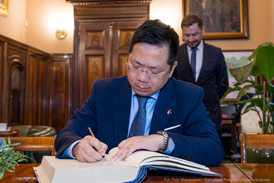 Miszalski, spotkanie ambasador, Wietnam, Ha Hoang Hai, wizyta, zdjęcia