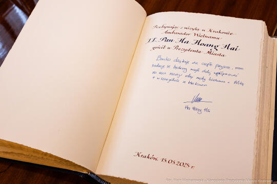 Miszalski, spotkanie ambasador, Wietnam, Ha Hoang Hai, wizyta, zdjęcia