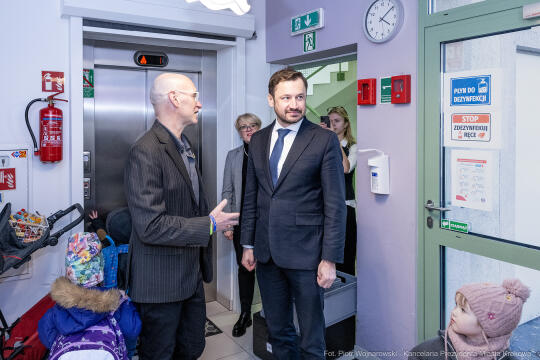 pw_439_011_fot. piotr wojnarowski.jpg-Miszalski, zdjęcia, JCC, Jewish Community Centre, wizyta