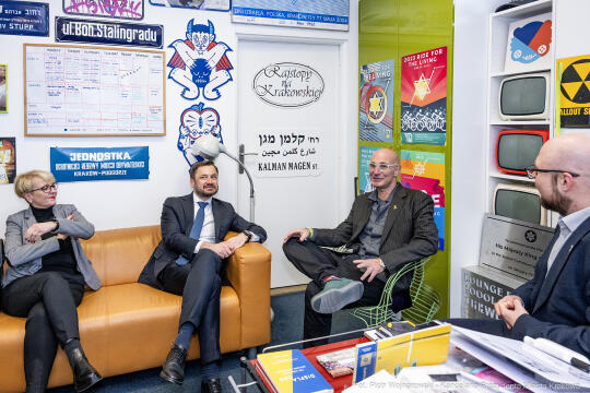 pw_439_025_fot. piotr wojnarowski.jpg-Miszalski, zdjęcia, JCC, Jewish Community Centre, wizyta