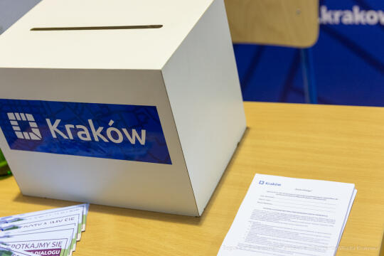 bs-250318-bsk_4025.jpg-Ławka Dialogu, Miszalski, Mazur, Klaman