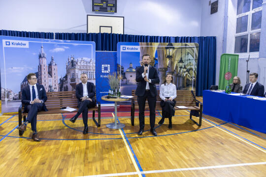 bs-250318-bsk_4104-poprawione-szum.jpg-Ławka Dialogu, Miszalski, Mazur, Klaman