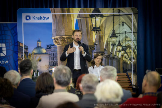 bs-250318-bsk_4125-poprawione-szum.jpg-Ławka Dialogu, Miszalski, Mazur, Klaman