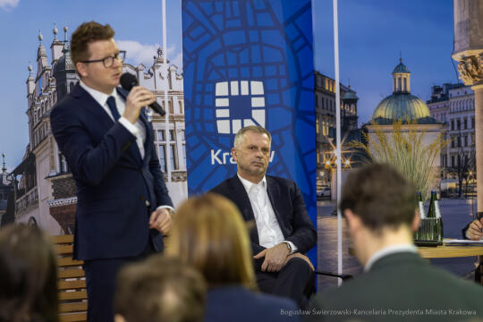 bs-250318-bsk_4134-poprawione-szum.jpg-Ławka Dialogu, Miszalski, Mazur, Klaman