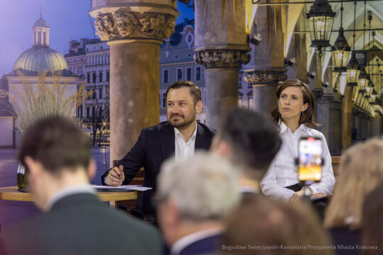 bs-250318-bsk_4137-poprawione-szum.jpg-Ławka Dialogu, Miszalski, Mazur, Klaman