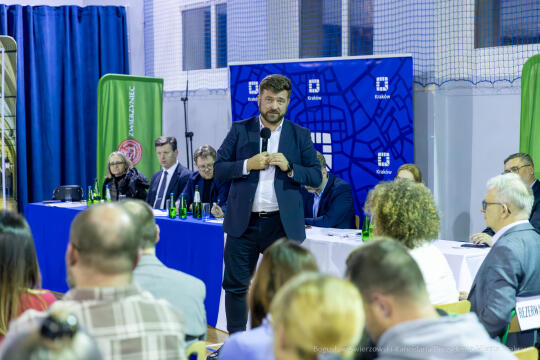 bs-250318-bsk_4277-poprawione-szum.jpg-Ławka Dialogu, Miszalski, Mazur, Klaman