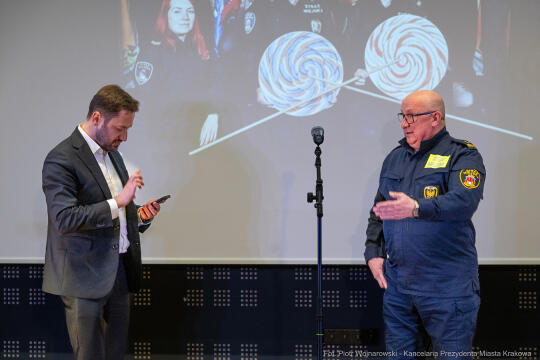 Miszalski, zdjęcia, smartfon, przedstawienie, Straż Miejska, profilaktyka, Centrum Kultury Podgór