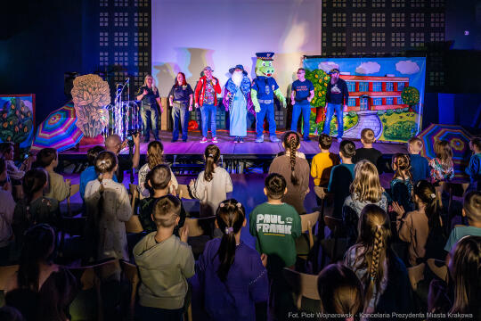 Miszalski, zdjęcia, smartfon, przedstawienie, Straż Miejska, profilaktyka, Centrum Kultury Podgór