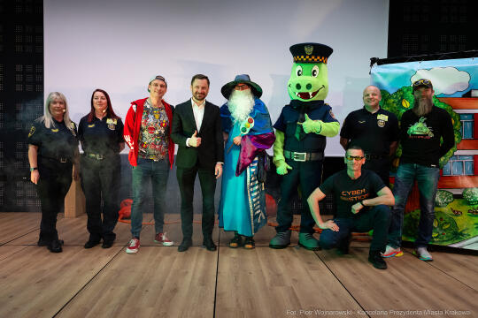 Miszalski, zdjęcia, smartfon, przedstawienie, Straż Miejska, profilaktyka, Centrum Kultury Podgór